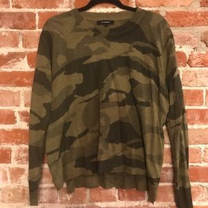 NWT Light Camo print sweater